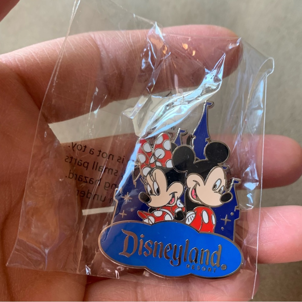 NWT New Walt Disney Travel Disneyland Resort Mickey & Minnie Mouse Pin